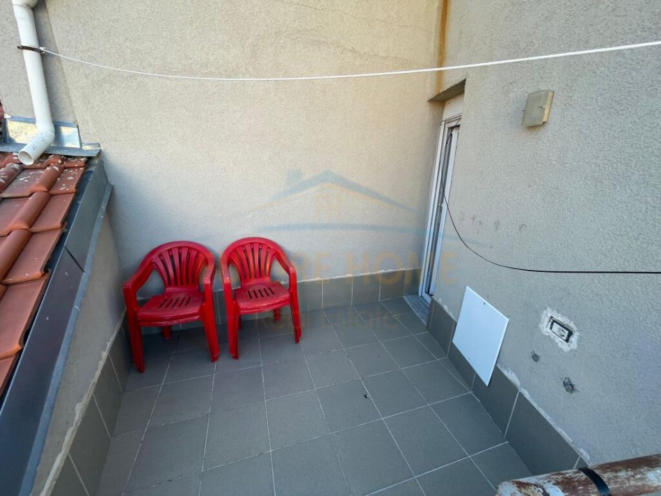 Korce, shitet apartament 1+1 Kati 8, 52 m² 37.000 € (Lagjia 18, Korçë)