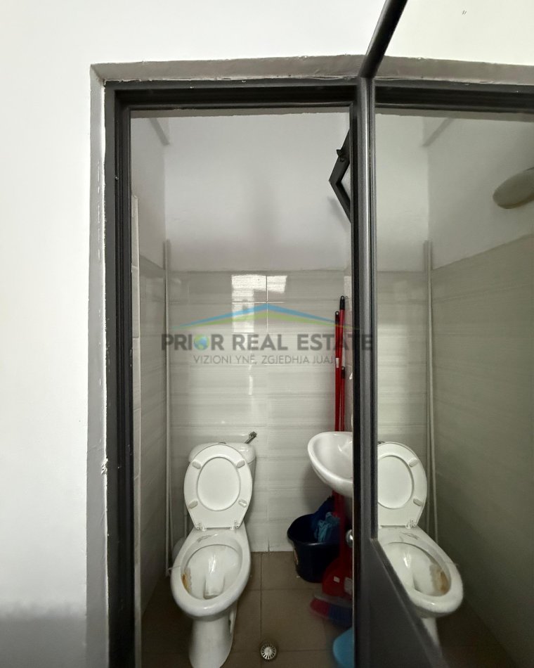Tirane, shitet ambjent biznesi Kati 0, 24 m² 110.000 € (Ish Ekspozita)