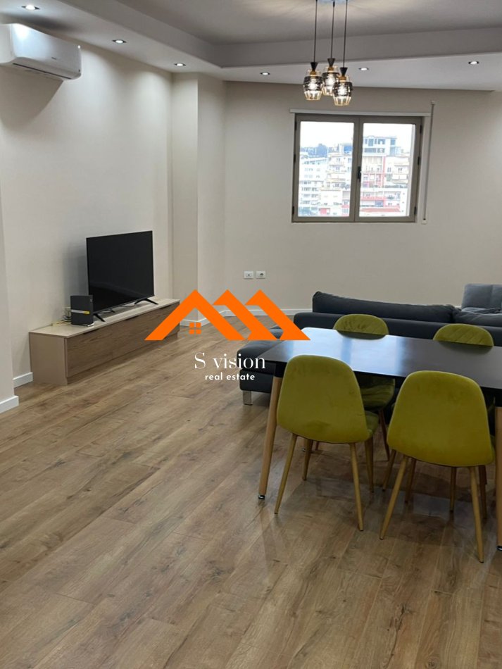 Durres, jepet me qera apartament 1+1+Ballkon Kati 11, 80 m² 500 € (Rruga Kuminit)