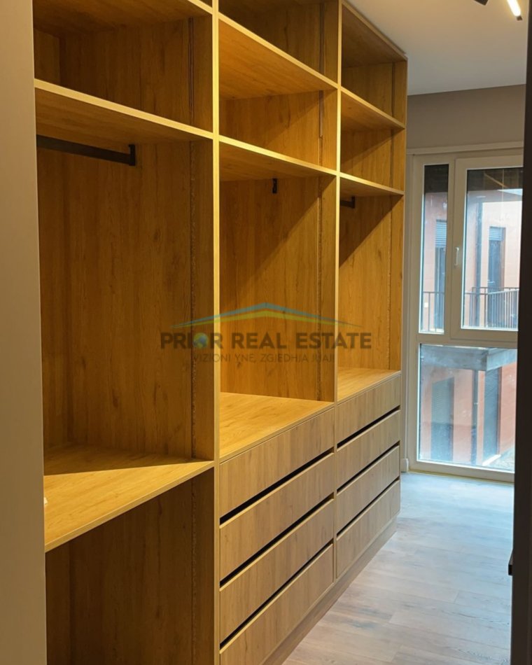 Tirane, shitet apartament 2+1+Ballkon Kati 2, 135 m² 347.500 € (TEG)