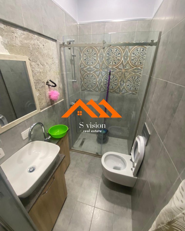 Durres, jepet me qera apartament 1+1 Kati 0, 400 € (Vollga,Rruga Anastas Durrsaku)