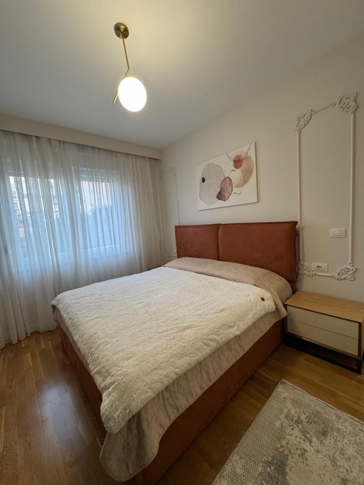 Tirane, jepet me qera apartament 1+1 Kati 0, 75 m² 950 € (Rruga e Barrikadave)