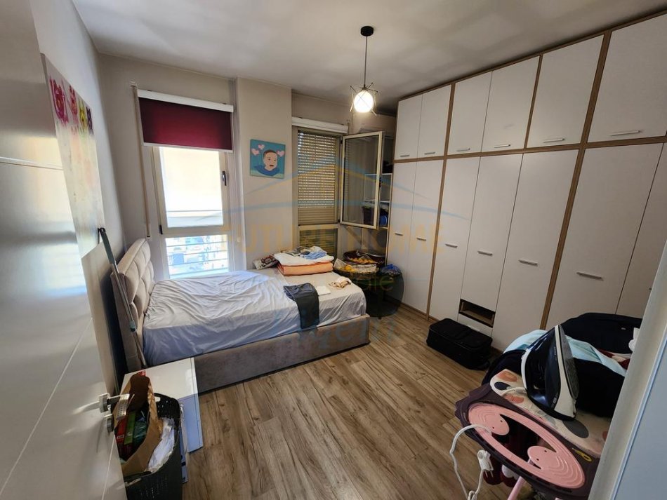 Tirane, shitet apartament 2+1+Ballkon Kati 6, 101 m² 180.000 € (Don Bosko)