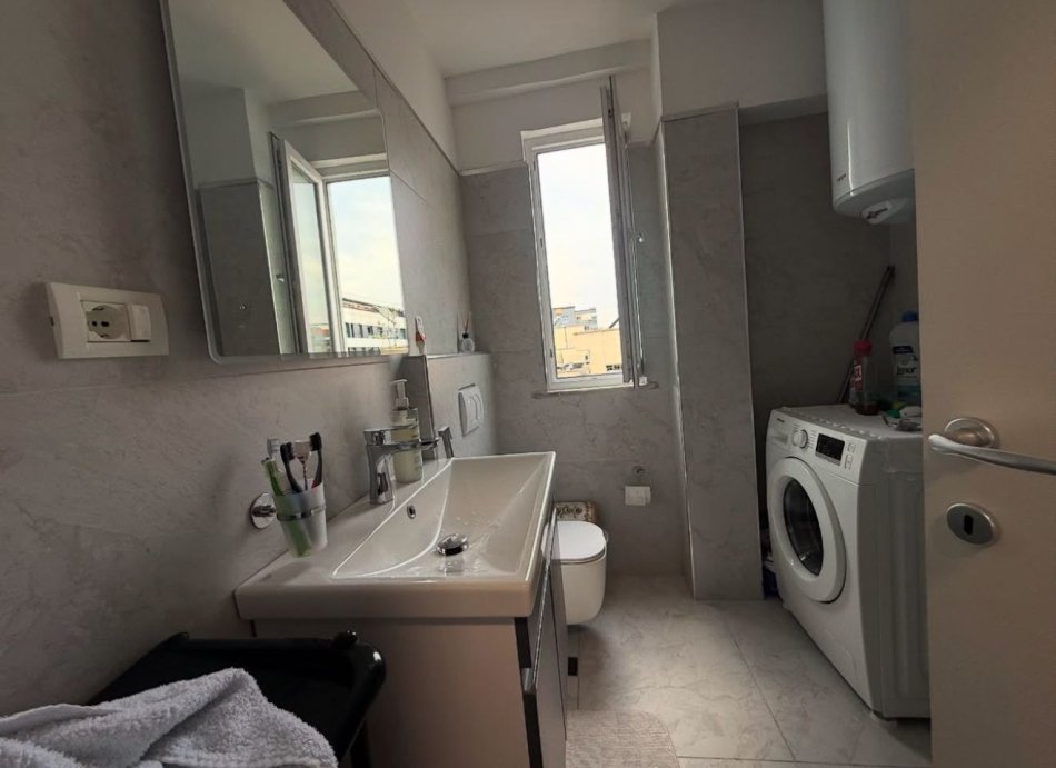 Tirane, shitet apartament 3+1 Kati 9, 122 m² 248.000 € (Arlis Square 21)