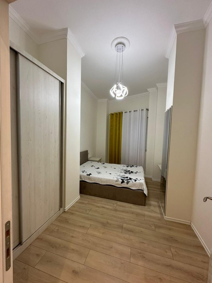 Tirane, jepet me qera apartament 2+1 Kati 4, 90 m² 650 € (Liqeni i Thate)