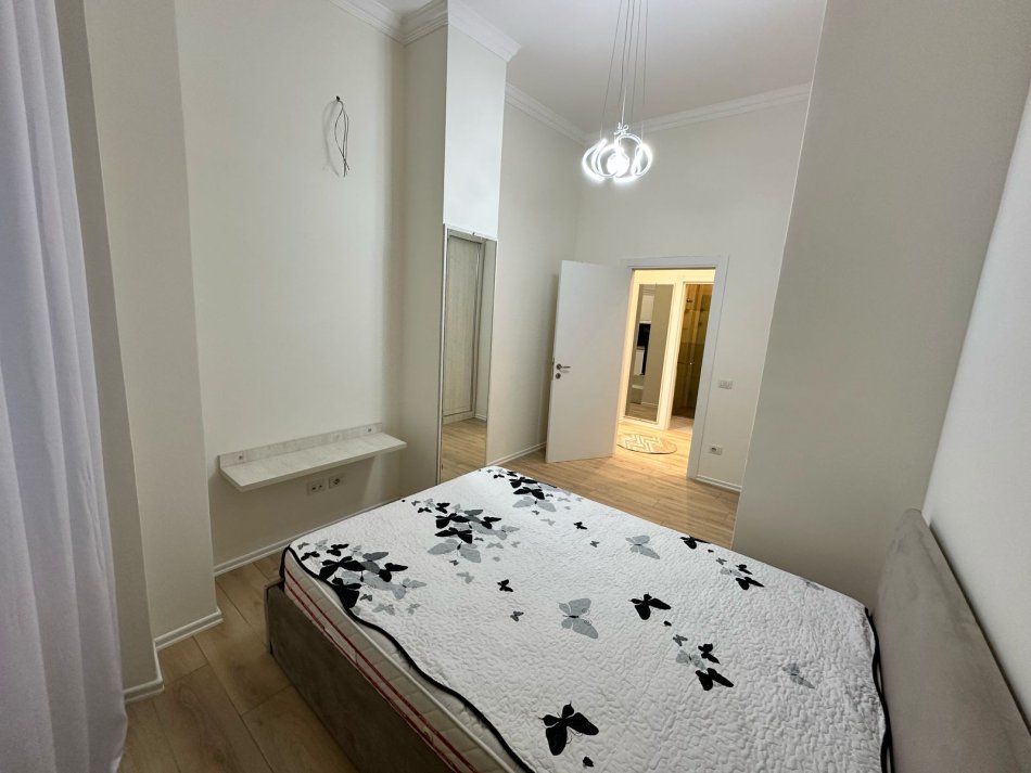 Tirane, jepet me qera apartament 2+1 Kati 4, 80 m² 650 € (Liqeni i Thate)