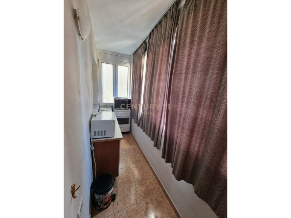 Tirane, jepet me qera apartament 2+1 Kati 4, 72 m² 500 € (Xhamllik -Rruga Bardhyl)