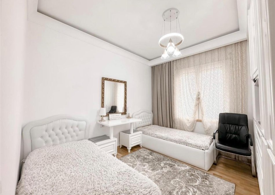 Tirane, shitet apartament 3+1 Kati 4, 123 m² 250.000 € (Kopshti Zoologjik)