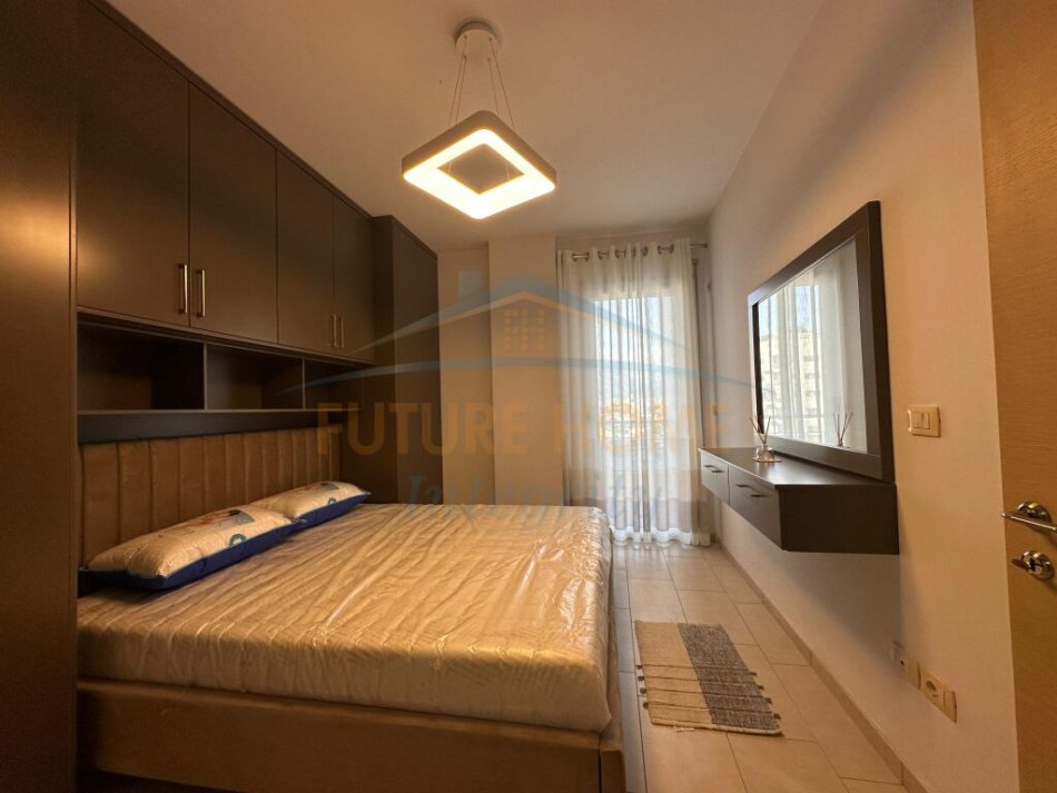 Tirane, jepet me qera apartament 3+1 Kati 6, 120 m² 600 € (Unaza e Re, Tiran)