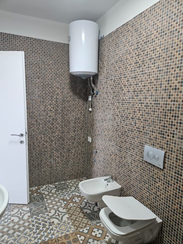 Tirane, jepet me qera apartament 1+1 Kati 11, 70 m² 450 € (Tirana Golden Park)
