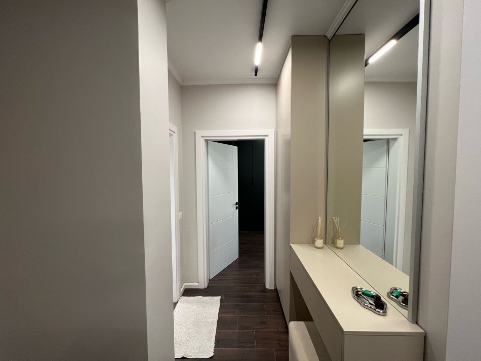 Tirane, jepet me qera apartament 1+1 Kati 9, 75 m² 800 € (Rruga e Elbasanit)