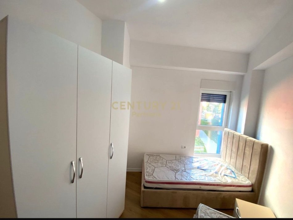 Tirane, jepet me qera apartament 2+1+Ballkon Kati 1, 73 m² 500 € (Ali Dem)