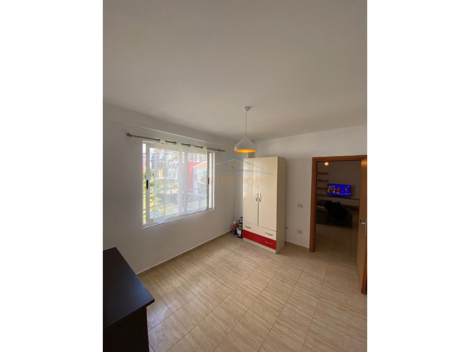 Tirane, jepet me qera apartament 2+1 Kati 3, 90 m² 600 € (kodra e djellit)