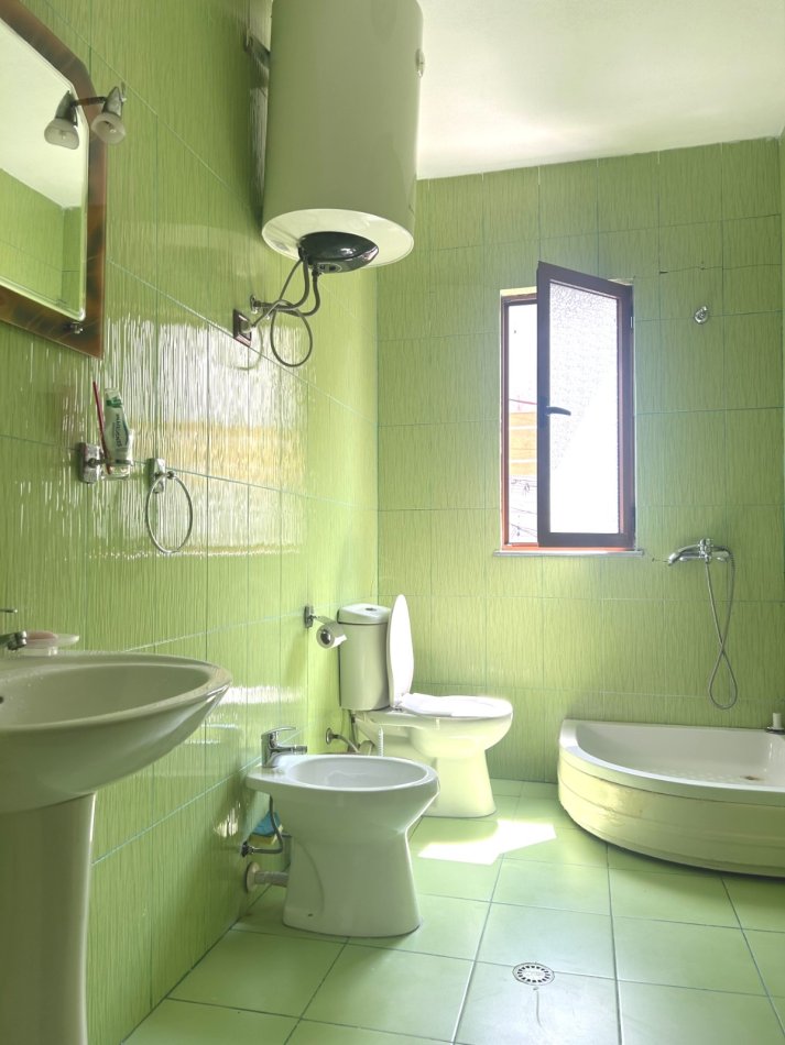Tirane, jepet me qera apartament 2+1 Kati 2, 105 m² 390 € (Jordan Misja)