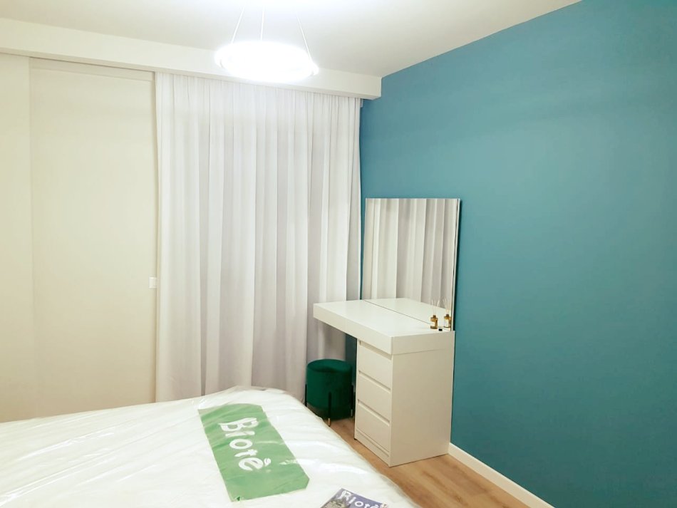 Tirane, jepet me qera apartament 2+1+Ballkon Kati 2, 95 m² 750 € (Rruga Kodra e Diellit)