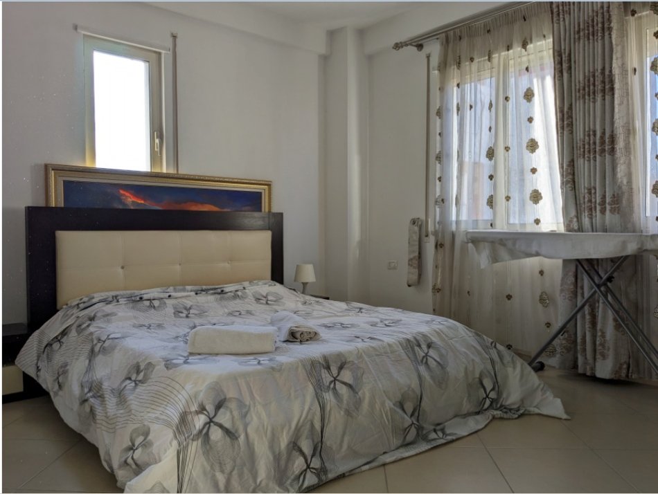 Tirane, jepet me qera apartament 2+1 Kati 5, 110 m² 550 € (Ish Parku)