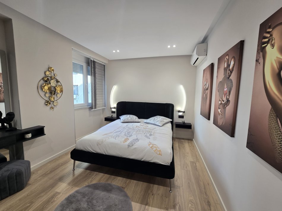 Tirane, jepet me qera apartament 2+1 Kati 3, 1.500 m² 1.500 € (Myslym Shyri)