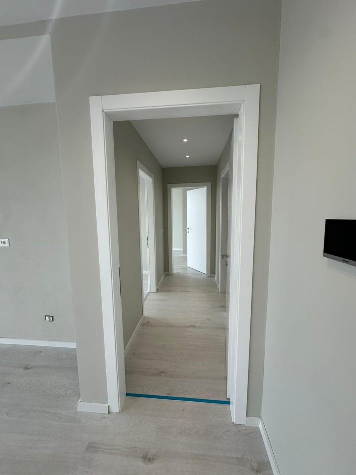 Tirane, jepet me qera apartament 2+1 Kati 6, 125 m² 1.300 € (Lake View)