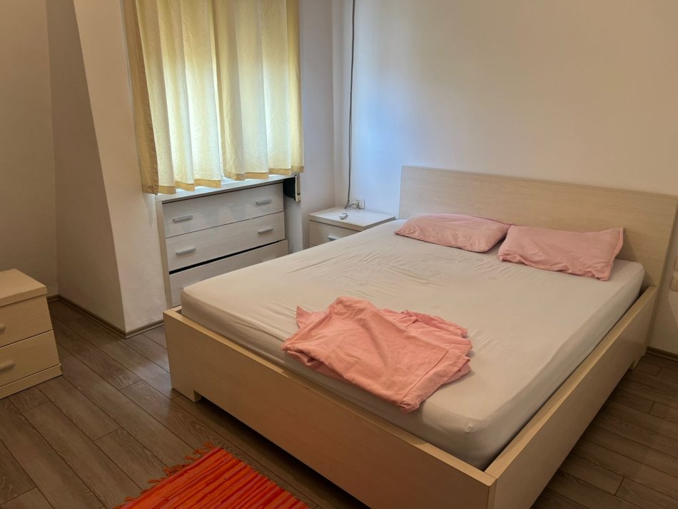 Tirane, jepet me qera apartament 1+1 , 68 m² 500 € 