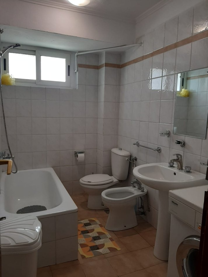 Tirane, jepet me qera apartament 2+1 , 80 m² 600 € 