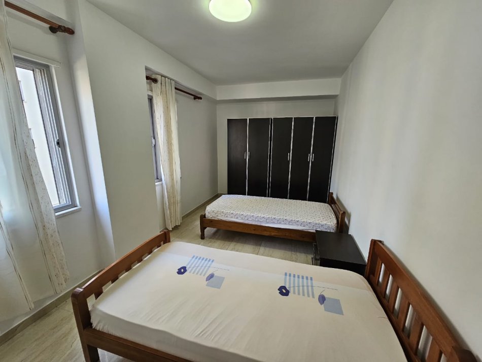 Tirane, jepet me qera apartament 2+1 , 90 m² 700 € 