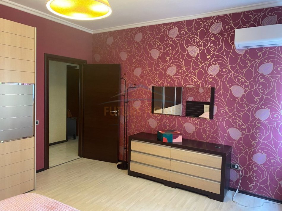 Tirane, jepet me qera apartament 2+1 Kati 2, 110 m² 700 € 
