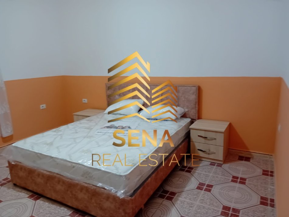 Tirane, jepet me qera apartament 1+1 Kati 1, 80 m² 330 € (5 Maji)