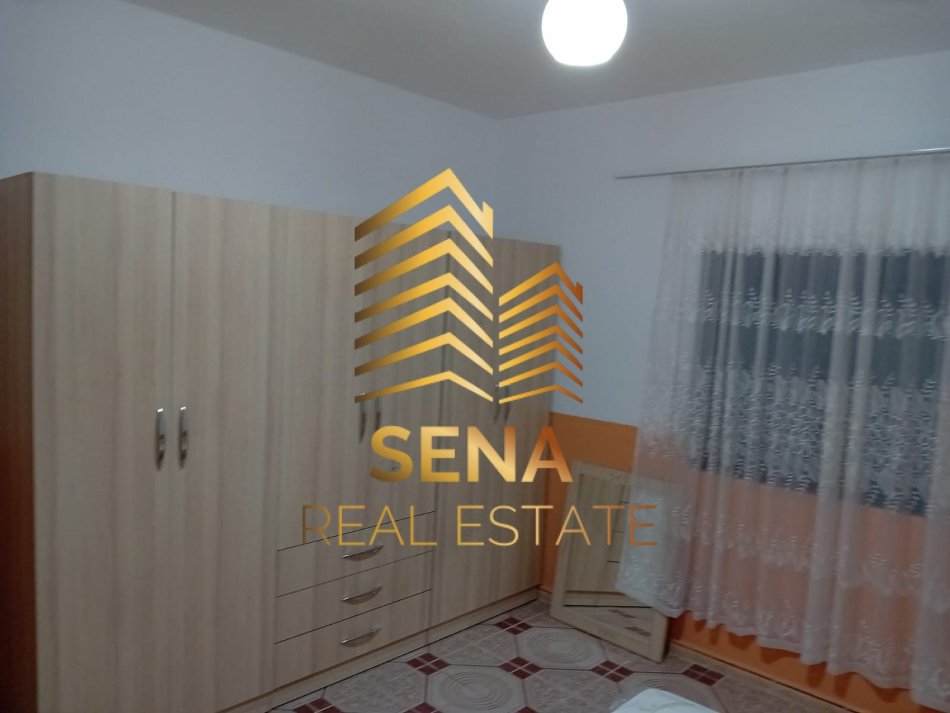 Tirane, jepet me qera apartament 1+1 Kati 1, 80 m² 330 € (5 Maji)
