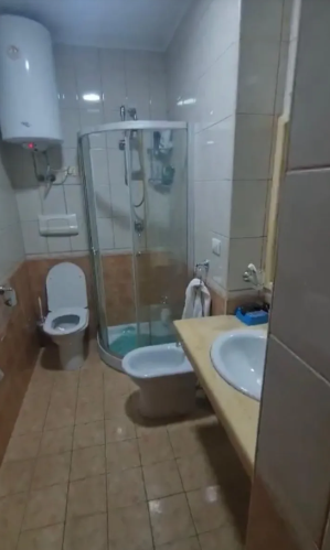 Tirane, jepet me qera apartament 1+1 , 71 m² 580 € (rruga e elbasanit)