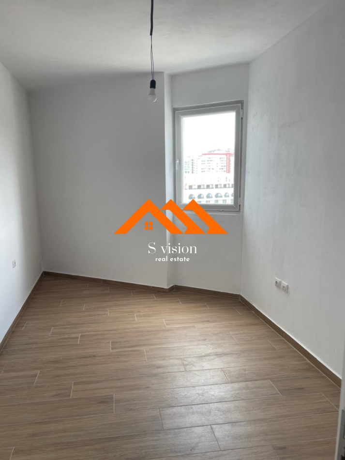 Golem, shitet apartament 2+1+Ballkon Kati 6, 90 m² (Bulevardi i Pishave)