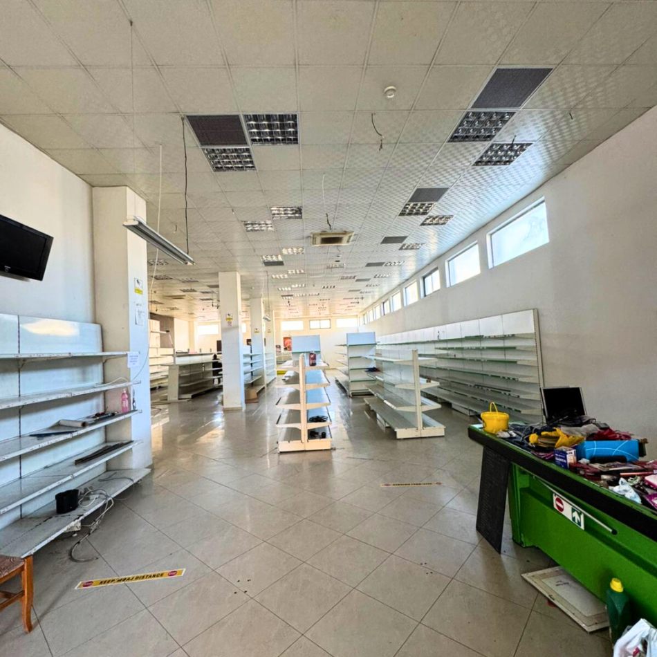 Kavaje, jepet me qera ambjent biznesi Kati 1, 800 m² (Shetitorja,Josif Budo,Kavaje)
