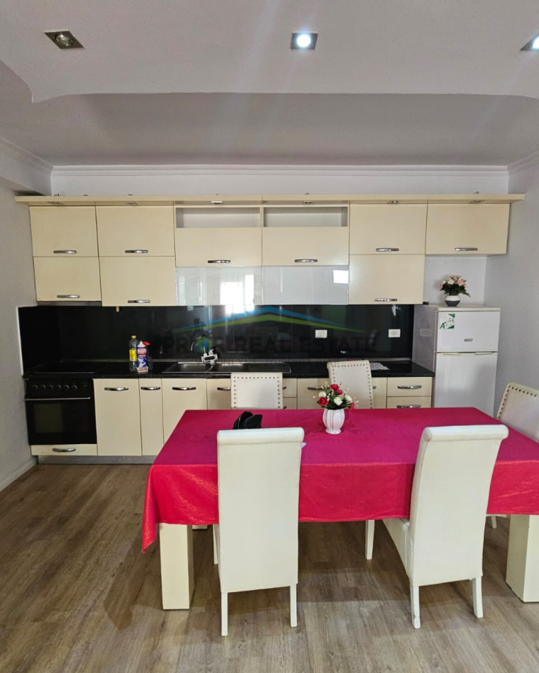 Tirane, shitet apartament 2+1+Ballkon Kati 3, 91 m² 123.000 € (Fresku)