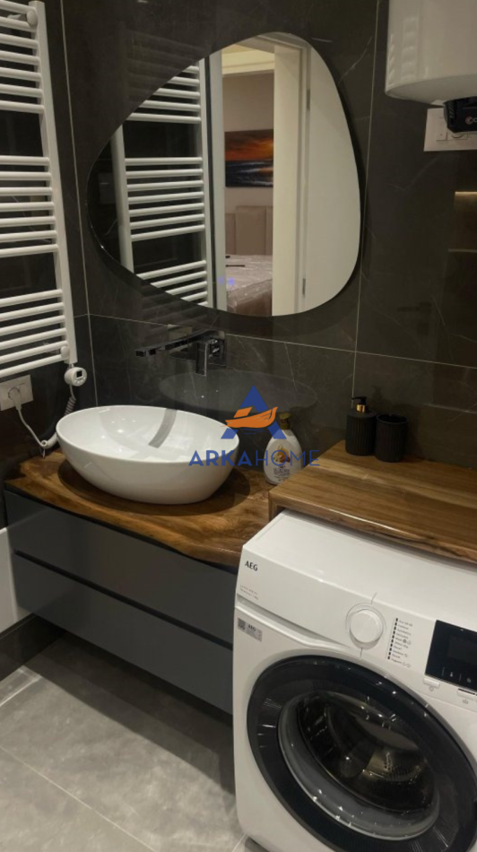 Tirane, jepet me qera apartament 2+1+Ballkon Kati 2, 116 m² 1.700 € (LIQENI I THATE)
