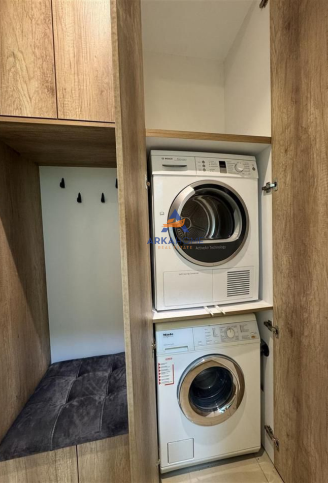 Tirane, jepet me qera apartament 1+1 Kati 2, 500 €