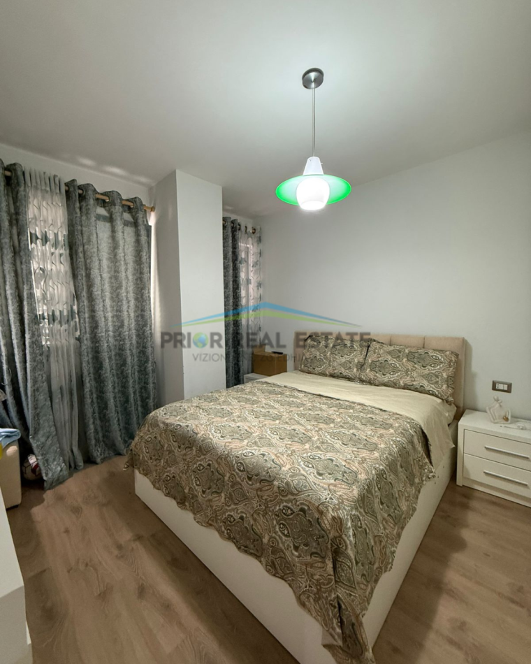 Tirane, jepet me qera apartament 2+1+Ballkon Kati 6, 93 m² 800 € (Don Bosko)