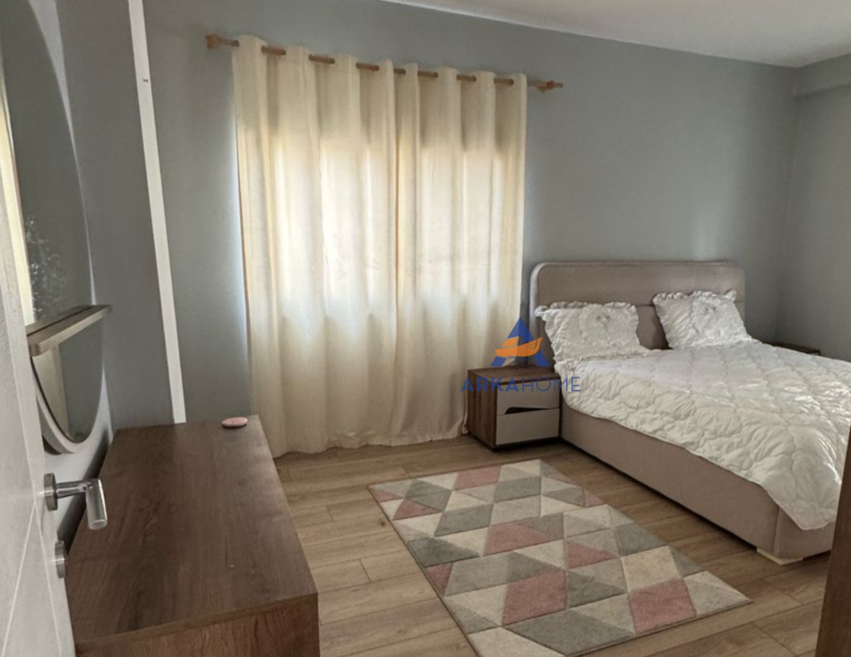 Tirane, jepet me qera apartament 2+1 Kati 4, 100 m² 400 € (NE FRESK)