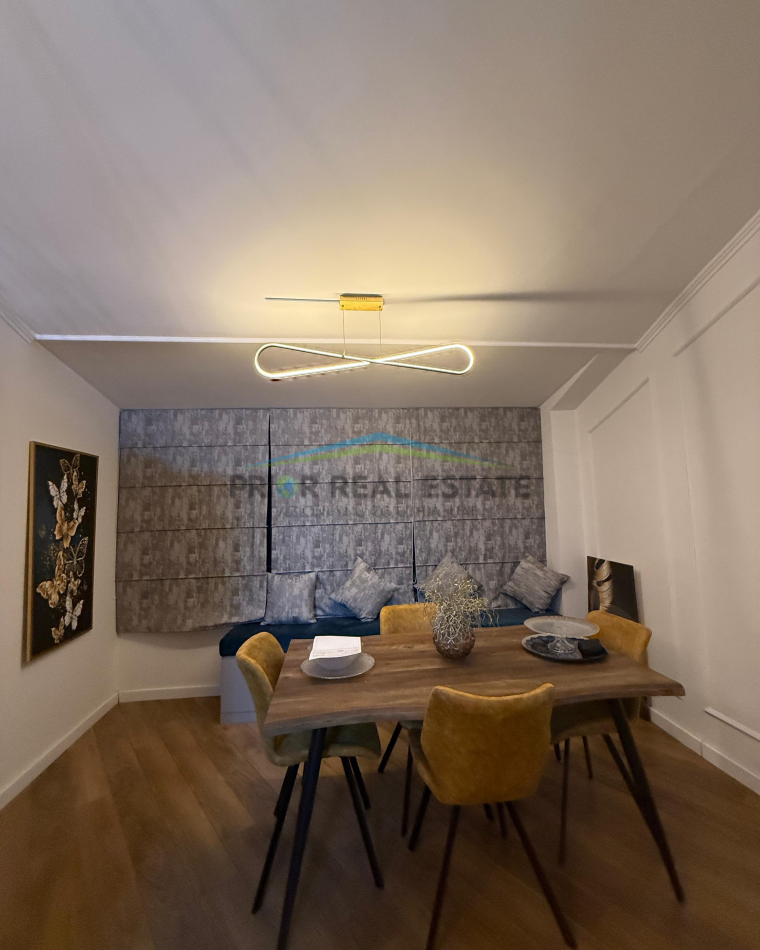 Tirane, jepet me qera apartament 1+1+Ballkon Kati 3, 65 m² 600 € (Teleferik)