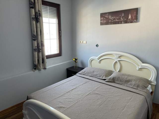 Tirane, jepet me qera apartament 1+1 Kati 12, 74 m² 400 Euro (prane Gjykates)