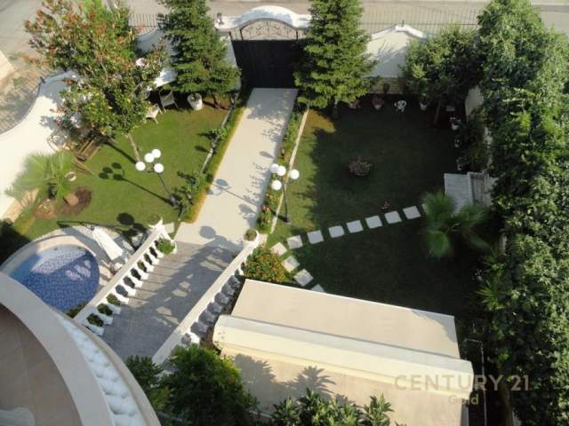 Tirane, shitet Vile 5+1 Kati 4, 1.250.000 Euro (ali demi)