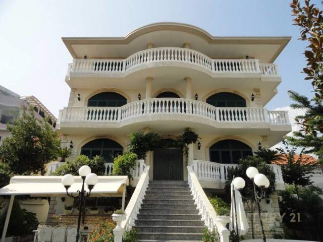 Tirane, jap me qera Vile 3 Katshe Kati 4, 1.500 Euro (ali demi)