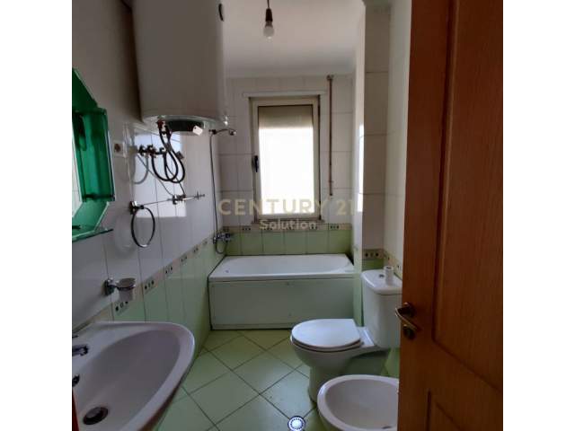Tirane, shitet apartament 2+1+BLK Kati 5, 101 m² 85.000 Euro (Unaza e re, Astiri)