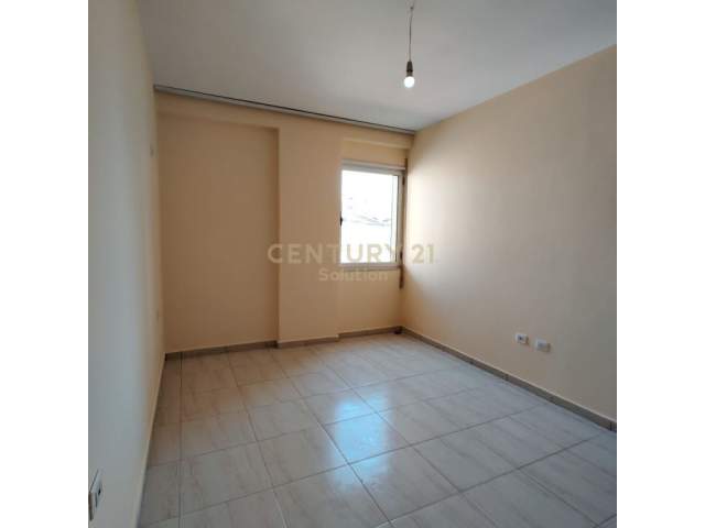 Tirane, shitet apartament 2+1+BLK Kati 5, 101 m² 85.000 Euro (Unaza e re, Astiri)