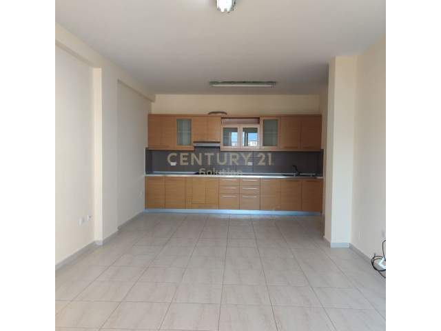 Tirane, shitet apartament 2+1+BLK Kati 5, 101 m² 85.000 Euro (Unaza e re, Astiri)