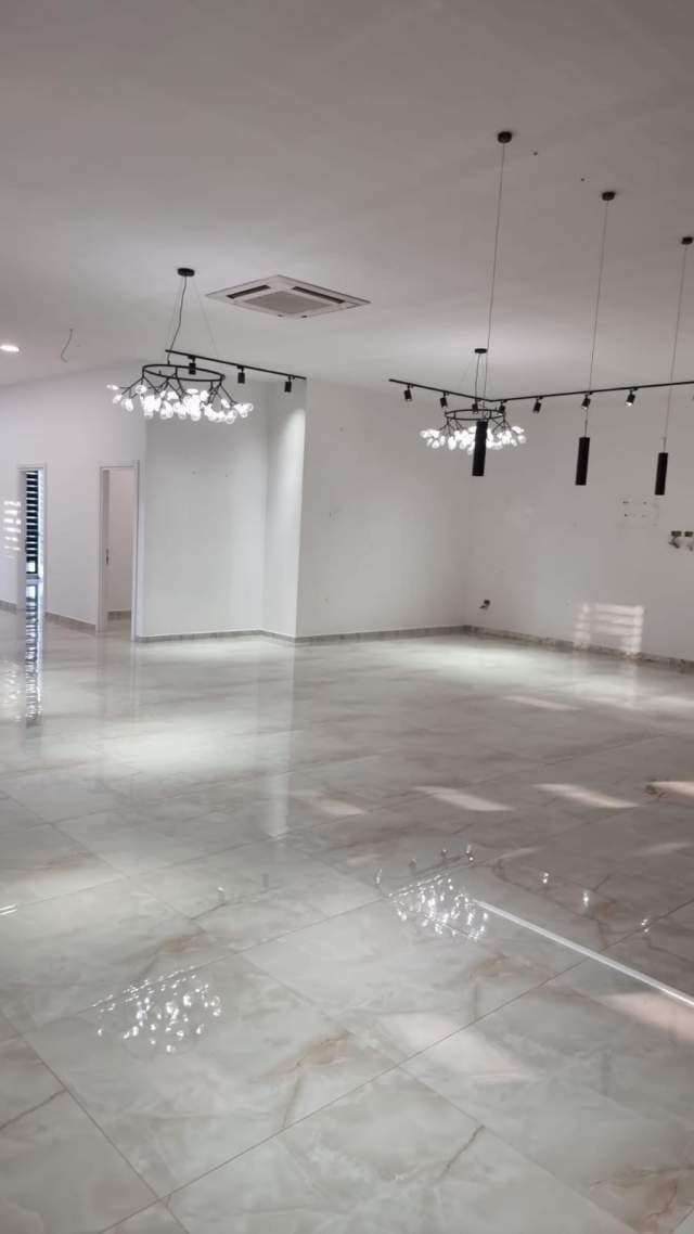 Tirane, jepet me qera ambjent biznesi Kati 2, 250 m² 2500 euro (Farmacia 10)