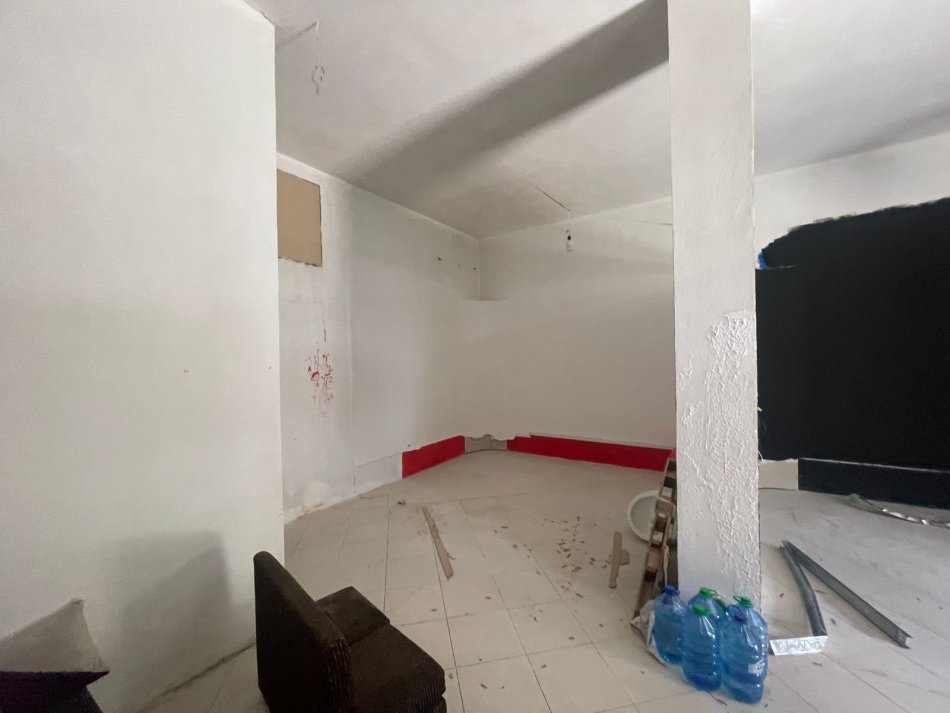 Tirane, shitet ambjent biznesi Kati 0, 80 m² 110.000 € (Shkoze Ambient Biznesi Ne Shitje Me Hipoteke Okazion)