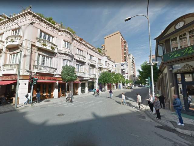 Tirane, jepet me qera ambjent biznesi Kati 0, 50 m² 700 Euro (Rruga e Barrikadave Tirana, Albania)