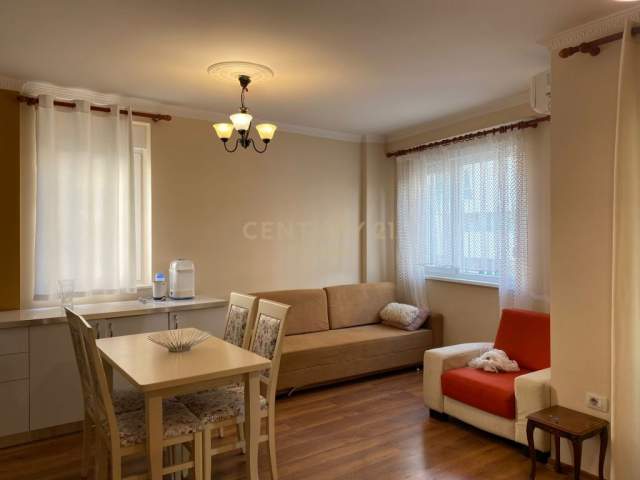 Tirane, jepet me qera apartament 2+1 Kati 6, 93 m² 450 Euro (Ish parku Tirana, Kompleksi Kontakt)