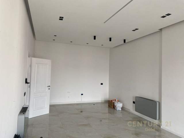 Tirane, jap me qera zyre Kati 9, 120 m² 700 Euro (rruga e kavajes)