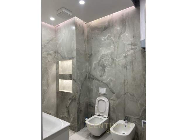 Tirane, jap me qera zyre Kati 9, 120 m² 700 Euro (rruga e kavajes)