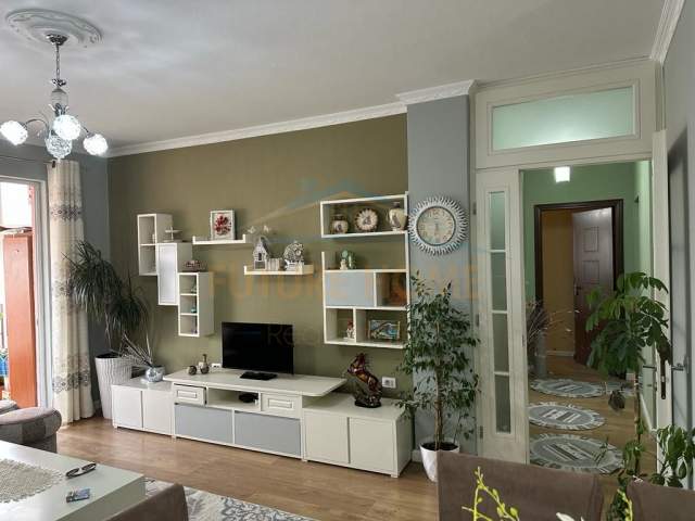 Tirane, shitet apartament 2+1+BLK Kati 8, 99 m² 115.000 Euro (Yzberisht)